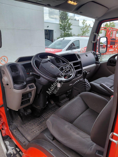 منصة تلسكوبية Palfinger P 210 BK / NISSAN CABSTAR