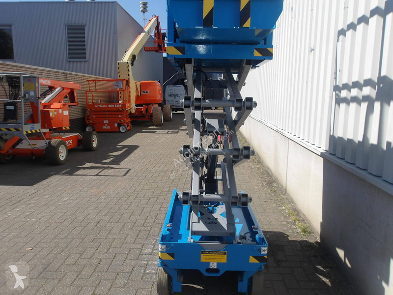 منصة تلسكوبية Genie GS-1330M