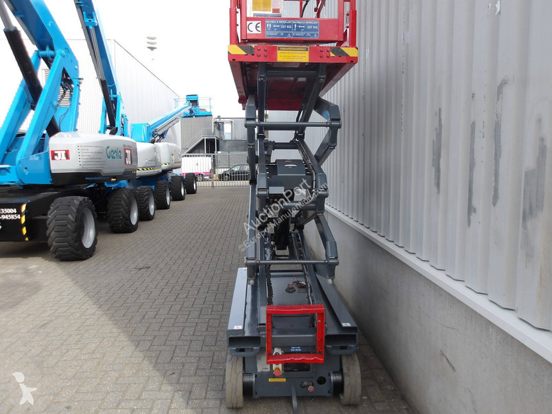 منصة تلسكوبية Skyjack SJ3219
