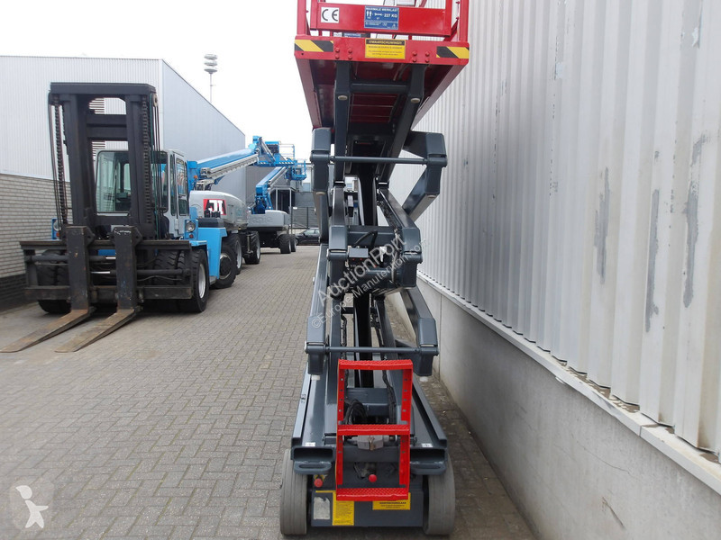 منصة تلسكوبية Skyjack SJ3226