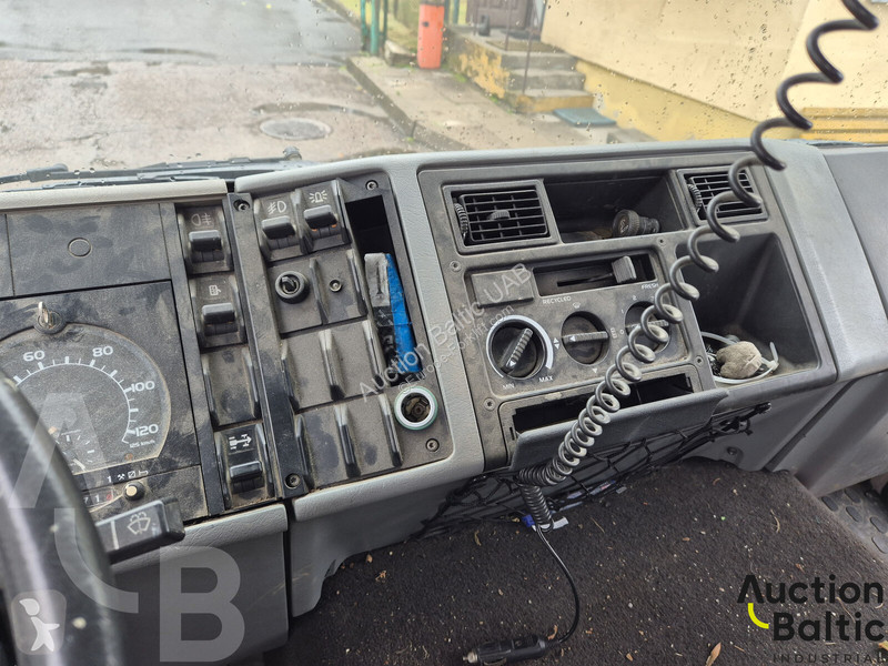 منصة تلسكوبية Volvo FL6 110