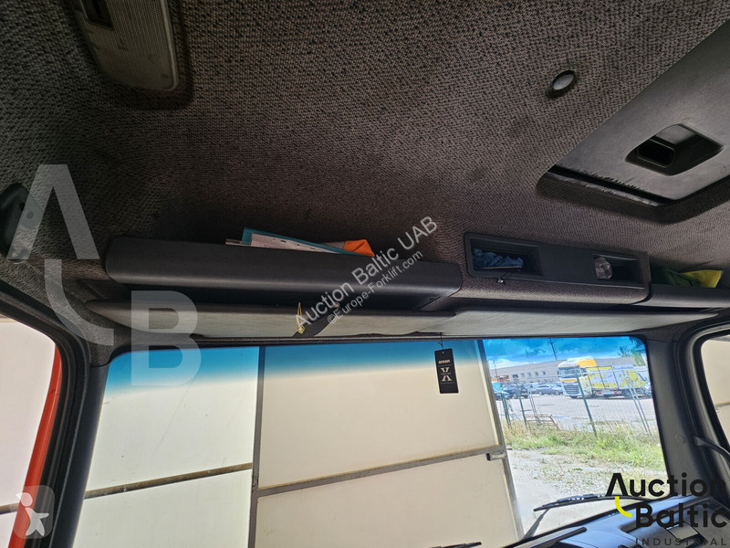 Lift Mercedes 815