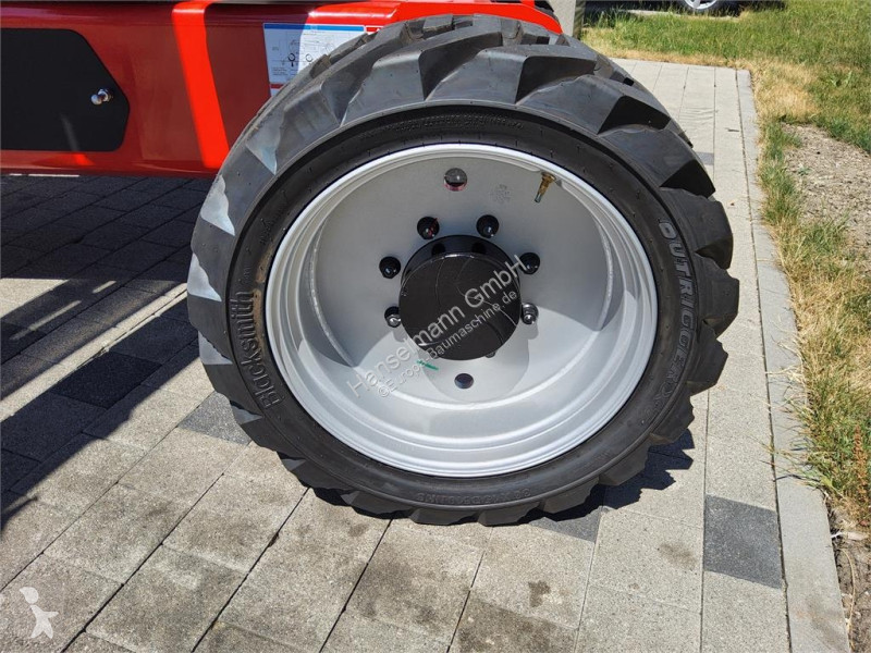 Автовышка Manitou