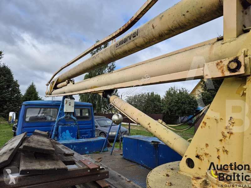 Vysokozdvižná plošina Renault JK 75
