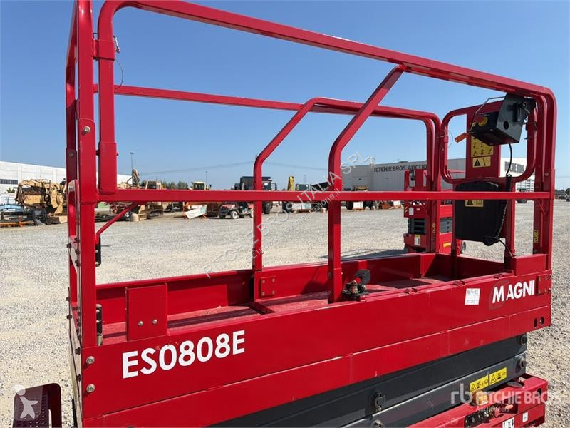 Автовишка Magni ES0808E Electric Scissor Lift
