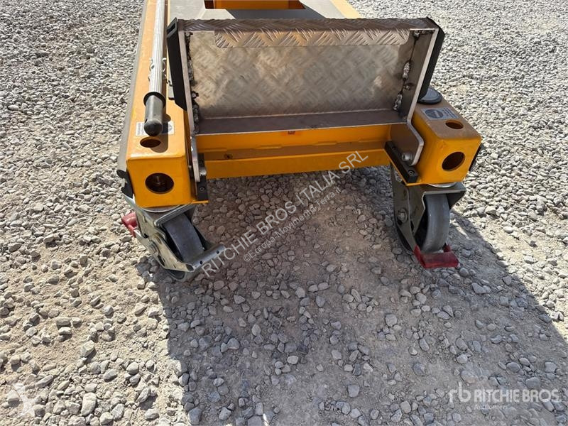 升降机 JLG Power Tower Ecolift 2.2 Vertical Mast Lift