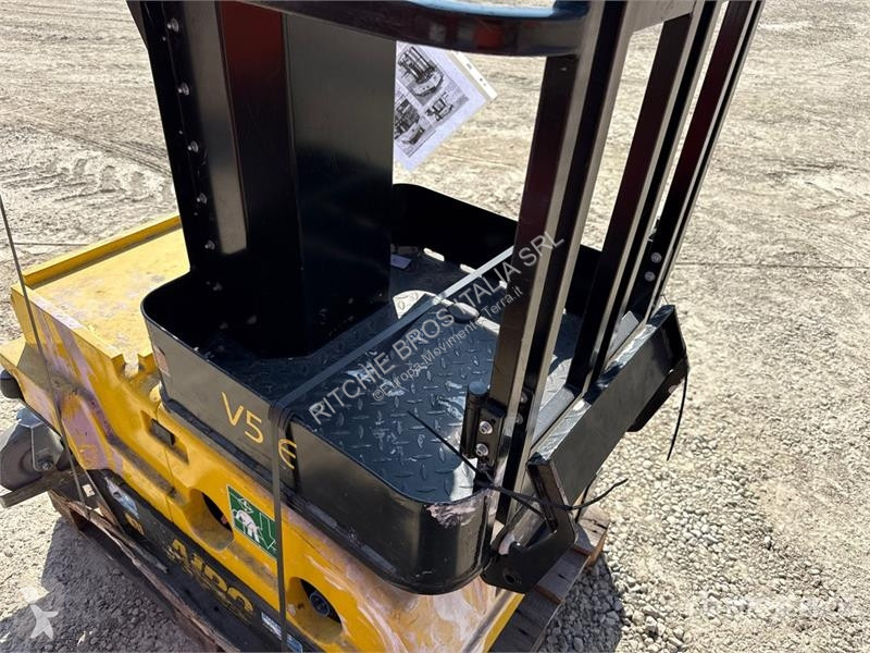 升降机 Airo V5 E Vertical Mast Lift