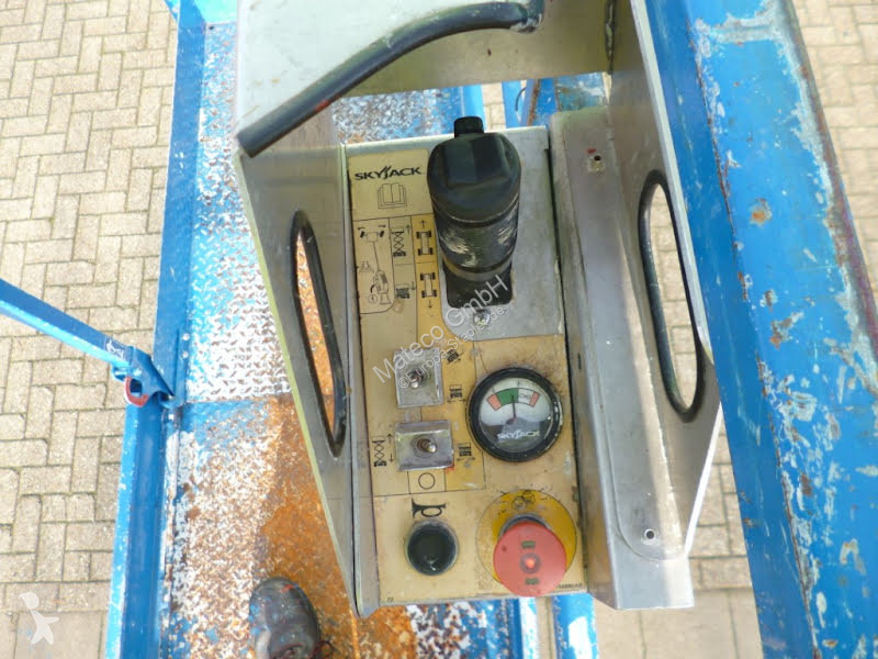 منصة تلسكوبية Skyjack SJIII 3219