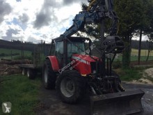 Tracteur forestier Massey Ferguson