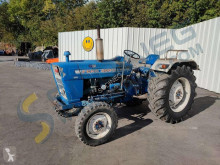 Tractor agrícola Ford 3000 tractora antigua usado