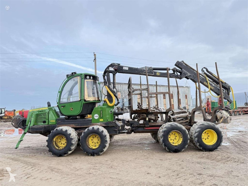 Skogsbruksmaterial John Deere 810 E WINCH + TRACKS