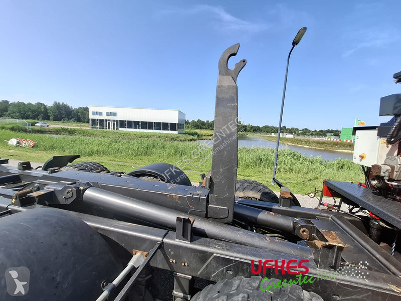 Material florestal  952 MEGA Hooklift