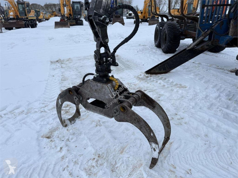Skogsbruksmaterial Valtra N121H + Vreten 1400...