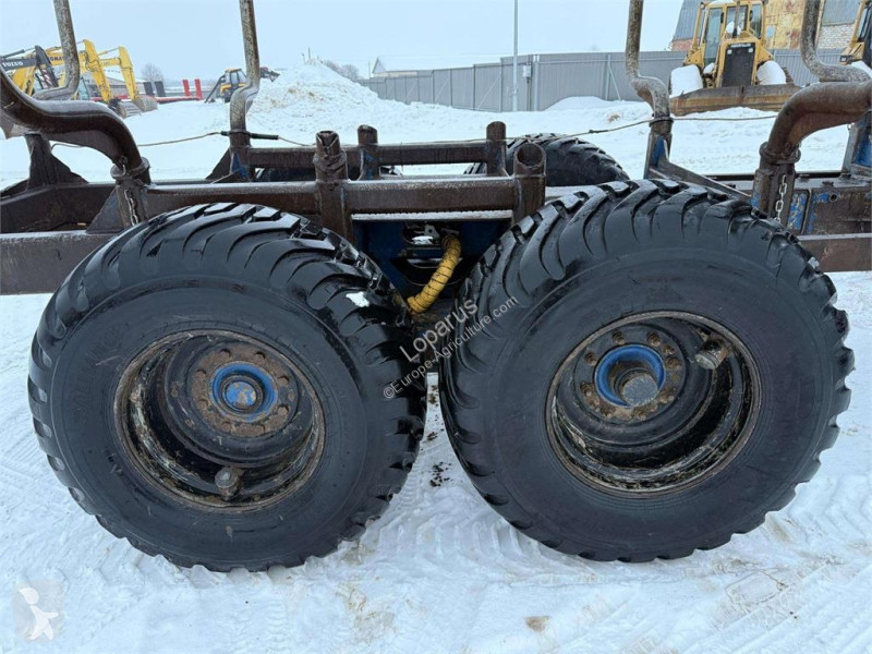 Skogsbruksmaterial Valtra N121H + Vreten 1400...