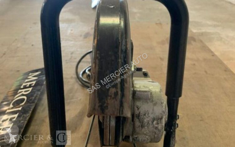 Material forestal Hitachi tronconneuse a materiaux
