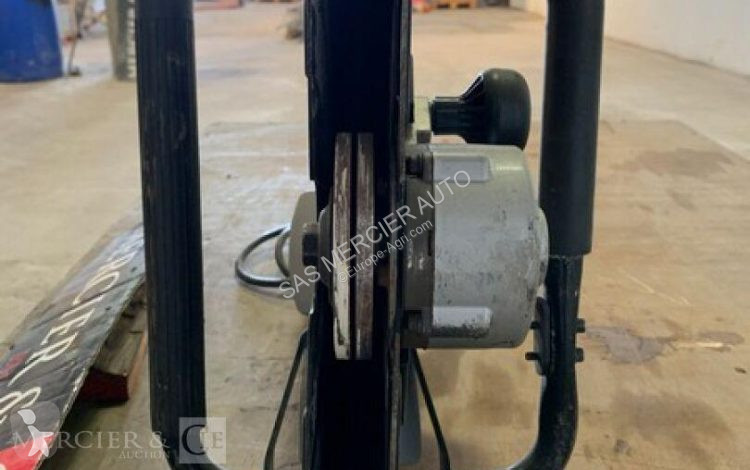 Material forestal Hitachi tronconneuse a materiaux
