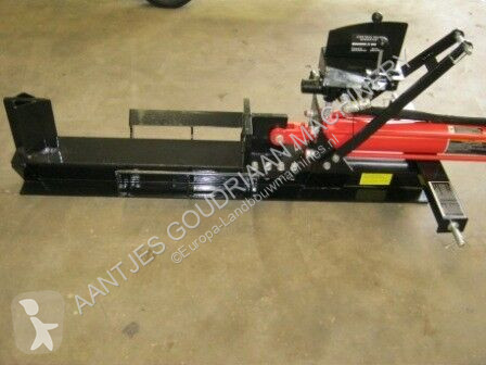 Skogsbruksmaterial  Houtklover 14 ton