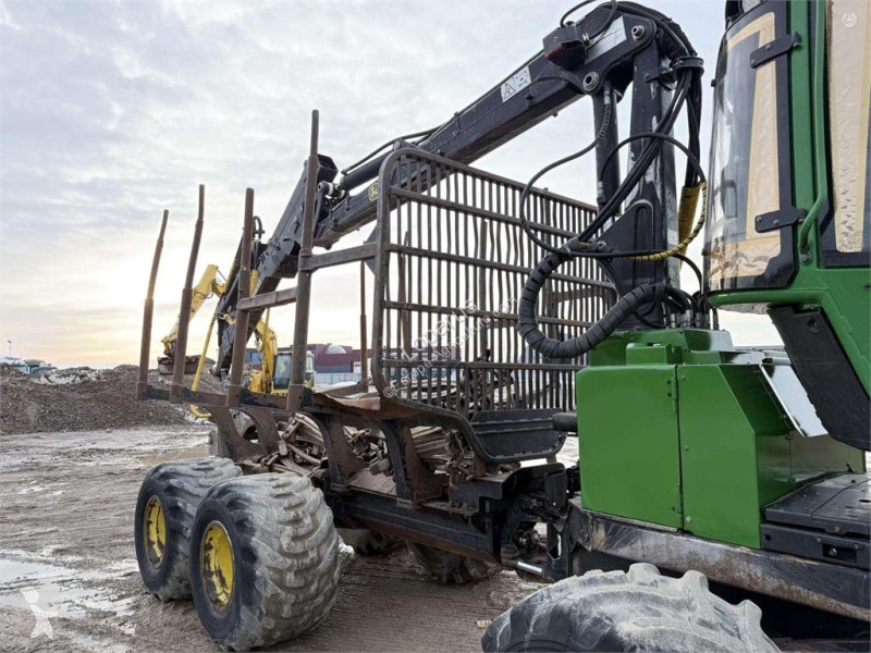 Skogsbruksmaterial John Deere 810 E WINCH + TRACKS