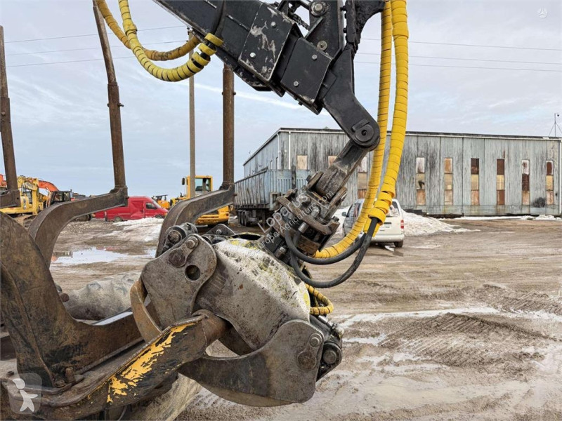 Skogsbruksmaterial John Deere 810 E WINCH + TRACKS