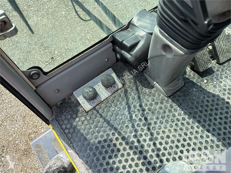 ILFS1500 4x4x4 Telescopic Boom Mulcher Tractor...