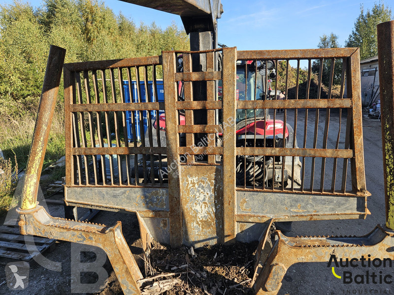 Bosbouwmachines Valtra N154E