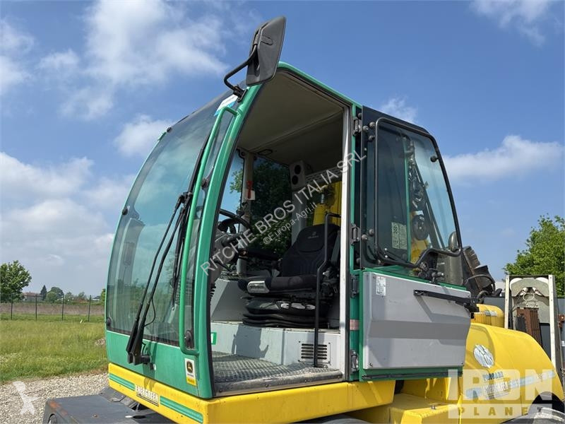 ILFS1500 4x4x4 Telescopic Boom Mulcher Tractor...