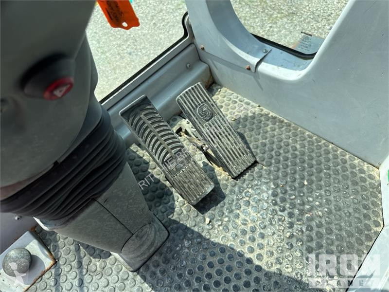ILFS1500 4x4x4 Telescopic Boom Mulcher Tractor...