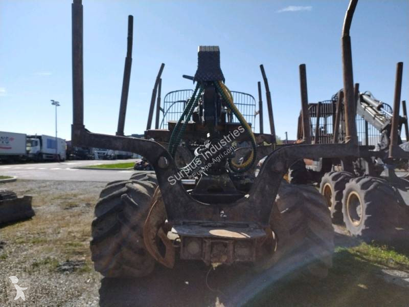 Lesnícky stroj John Deere 1210E