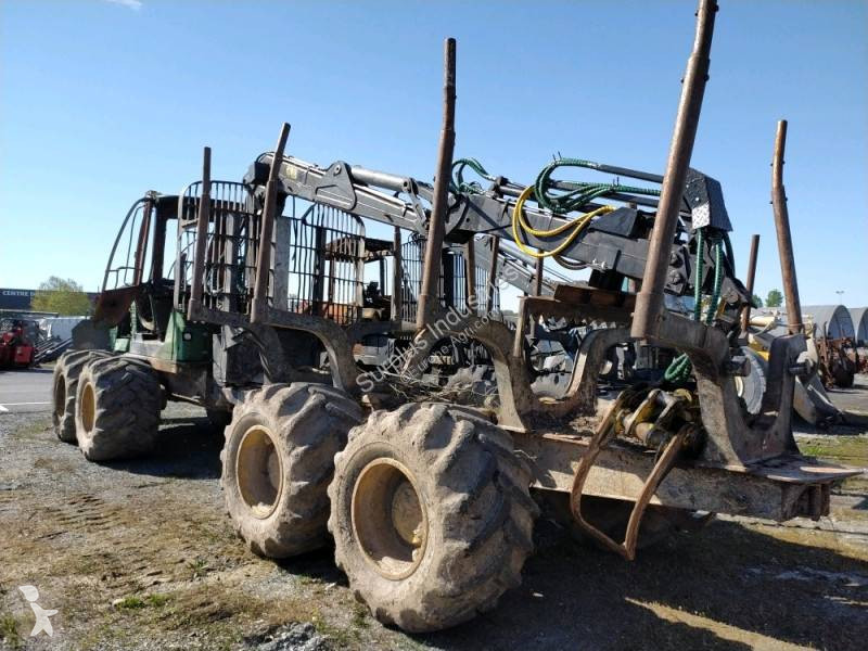 Lesnícky stroj John Deere 1210E
