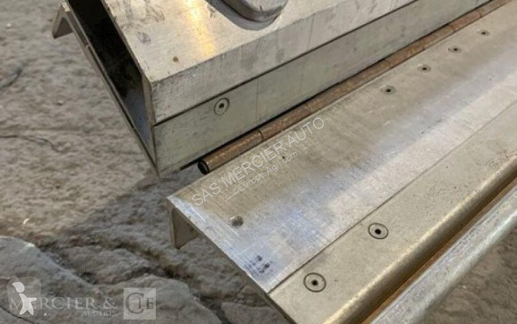 Material forestal  plieuse bois et zinc