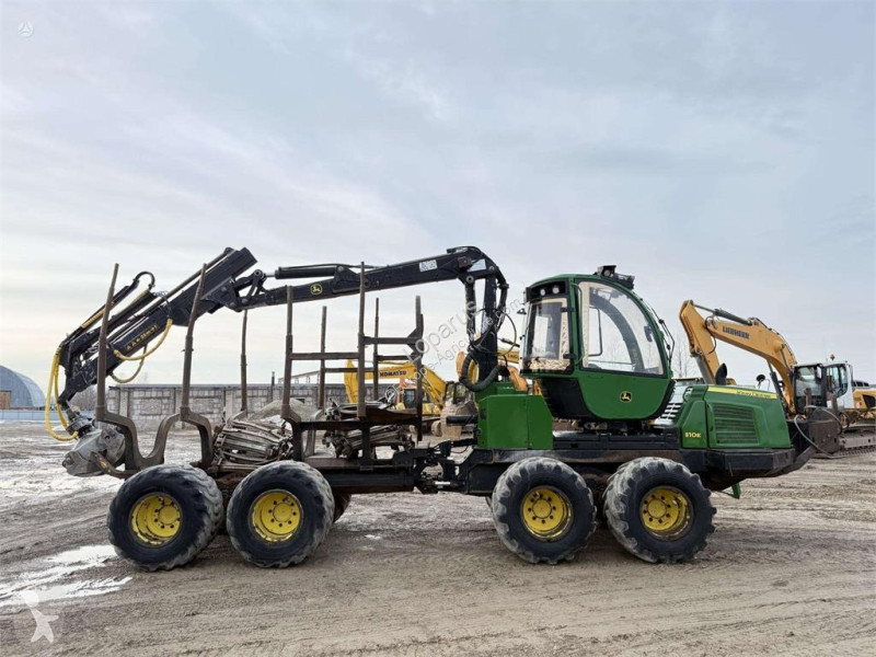 Skogsbruksmaterial John Deere 810 E WINCH + TRACKS