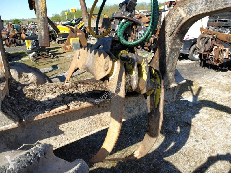 Lesnícky stroj John Deere 1210E