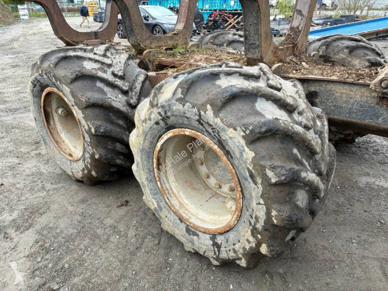 Skogsbruksmaterial Komatsu 835