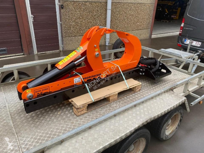 Bosbouwmachines Westtech  L700 avec support