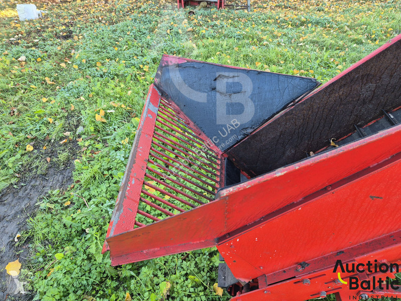 Skladování  vegetable dosing/packaging conveyor