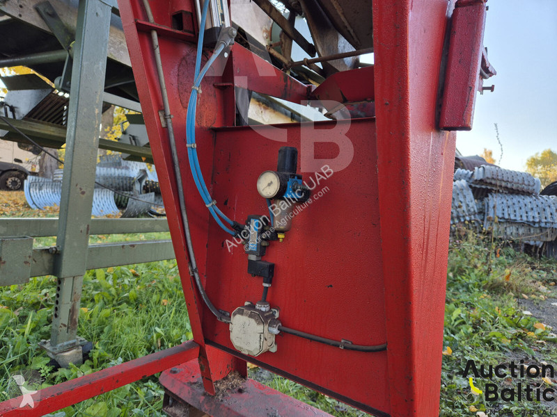 Skladování  vegetable dosing/packaging conveyor