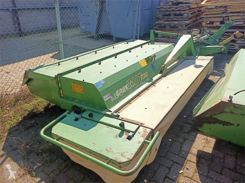 Zonas verdes Krone EC R 320 CV