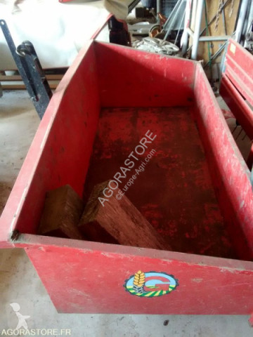 Contenedor con enganche basculante