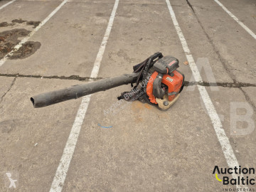 Husqvarna leaf blower