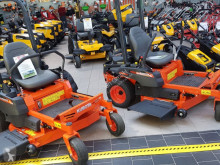 Kubota Rasenmäher/Mäher k.A. Z122R Ausstellungsmaschine