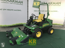 مساحات خضراء جزازة عشب John Deere 1580 met Roberine UF160 Klepeldek