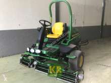 Zonas verdes jardins John Deere 8000A DEMO Corta relvas nova