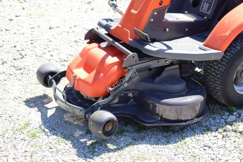 Espaces verts Husqvarna R214TC