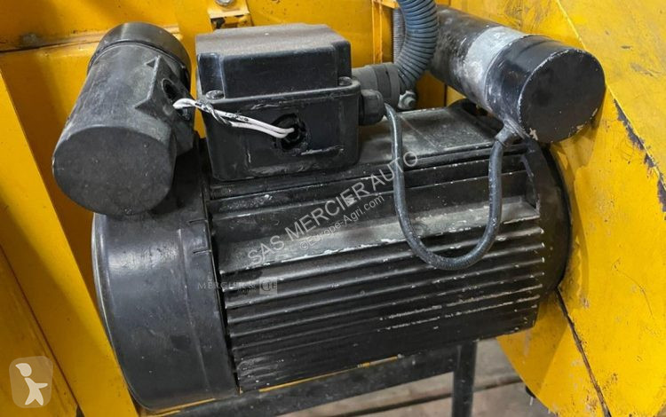 Aerateur / souffleur landscaping equipment