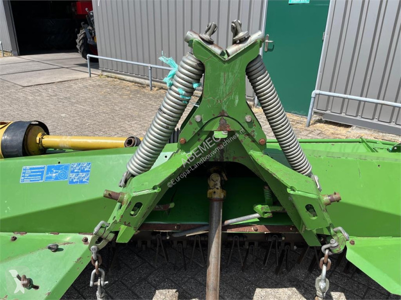 Zonas verdes jardins Krone EC 320 CV Float