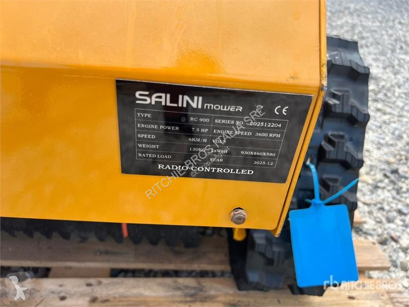 Zonas verdes jardins  Salini RC900 Lawn Mower...