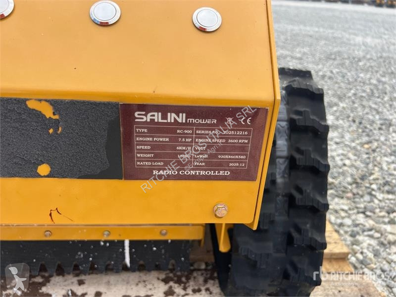 Zonas verdes jardins  Salini RC900 Lawn Mower...