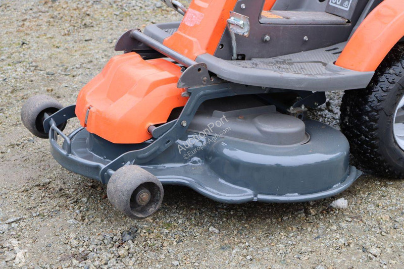 Zonas verdes Husqvarna R215TH