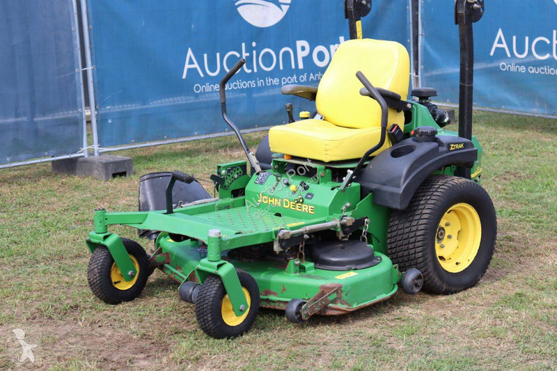 Zonas verdes John Deere ZTRAK 717E