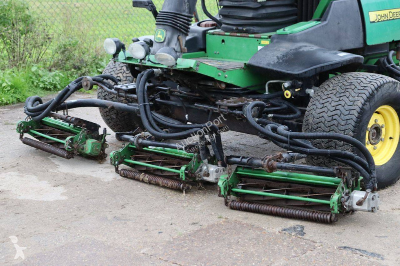 Zelené plochy John Deere 7500 PC FM